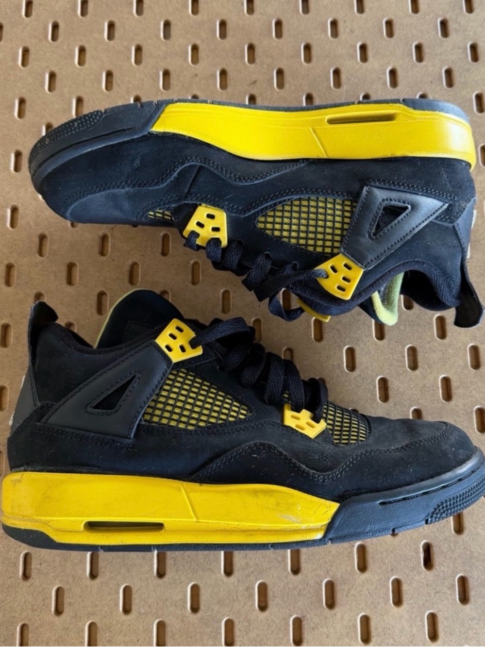 Nike Air Jordan 4 Retro Yellow Thunder [6Y]